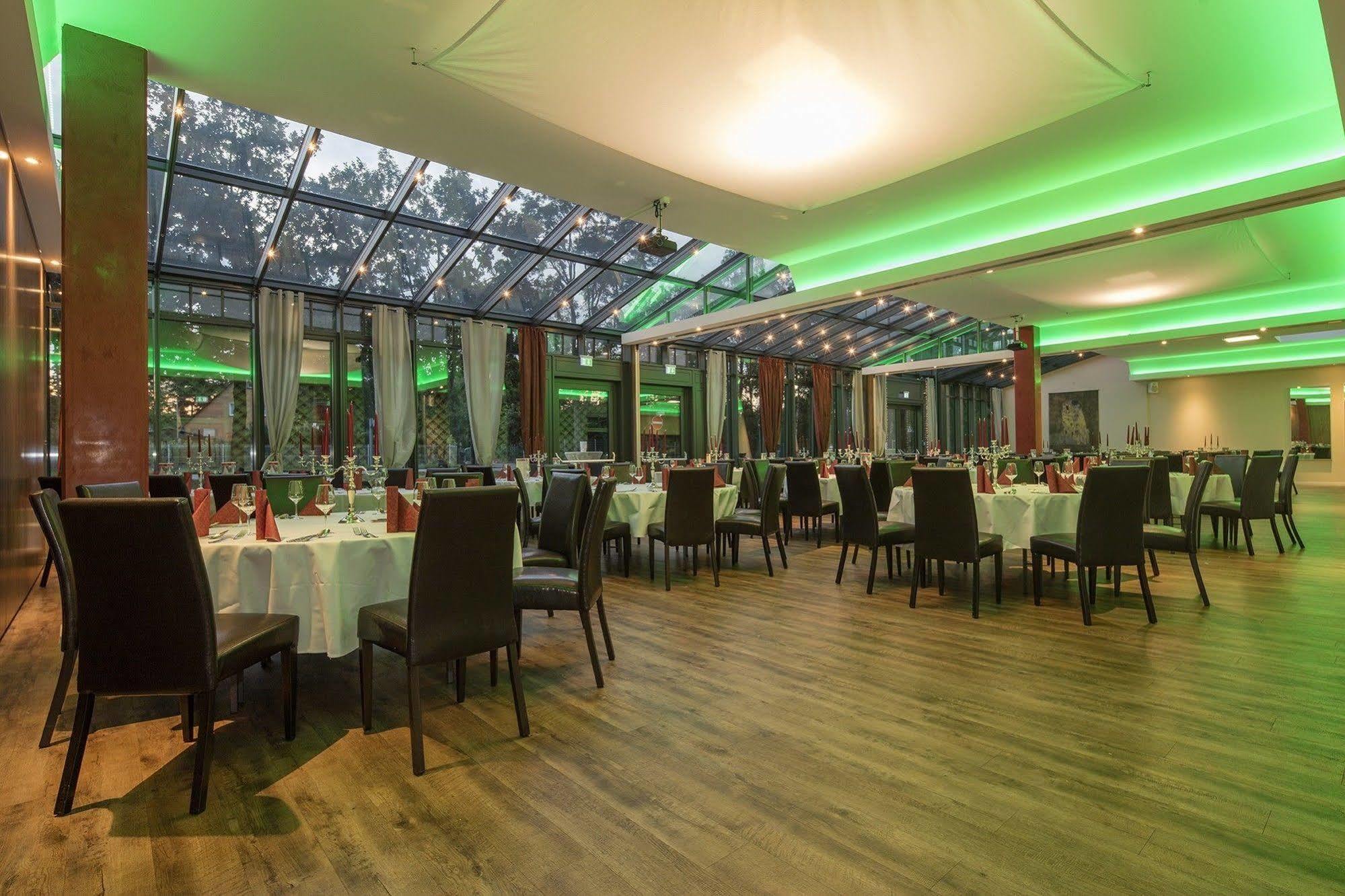 Hotel Zur Heidebluete Hambuhren ภายนอก รูปภาพ