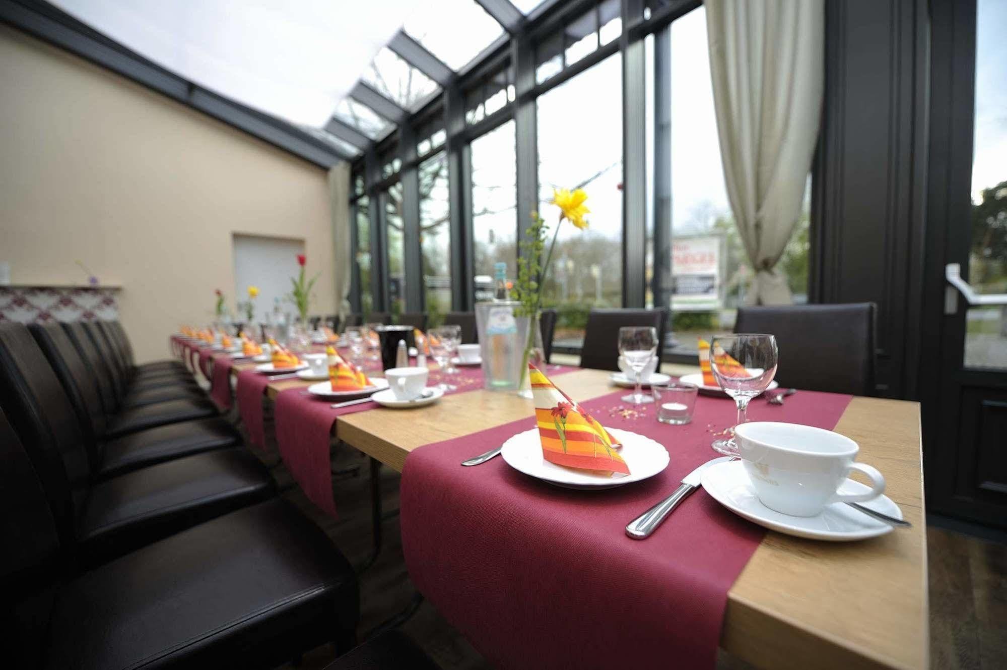 Hotel Zur Heidebluete Hambuhren ภายนอก รูปภาพ